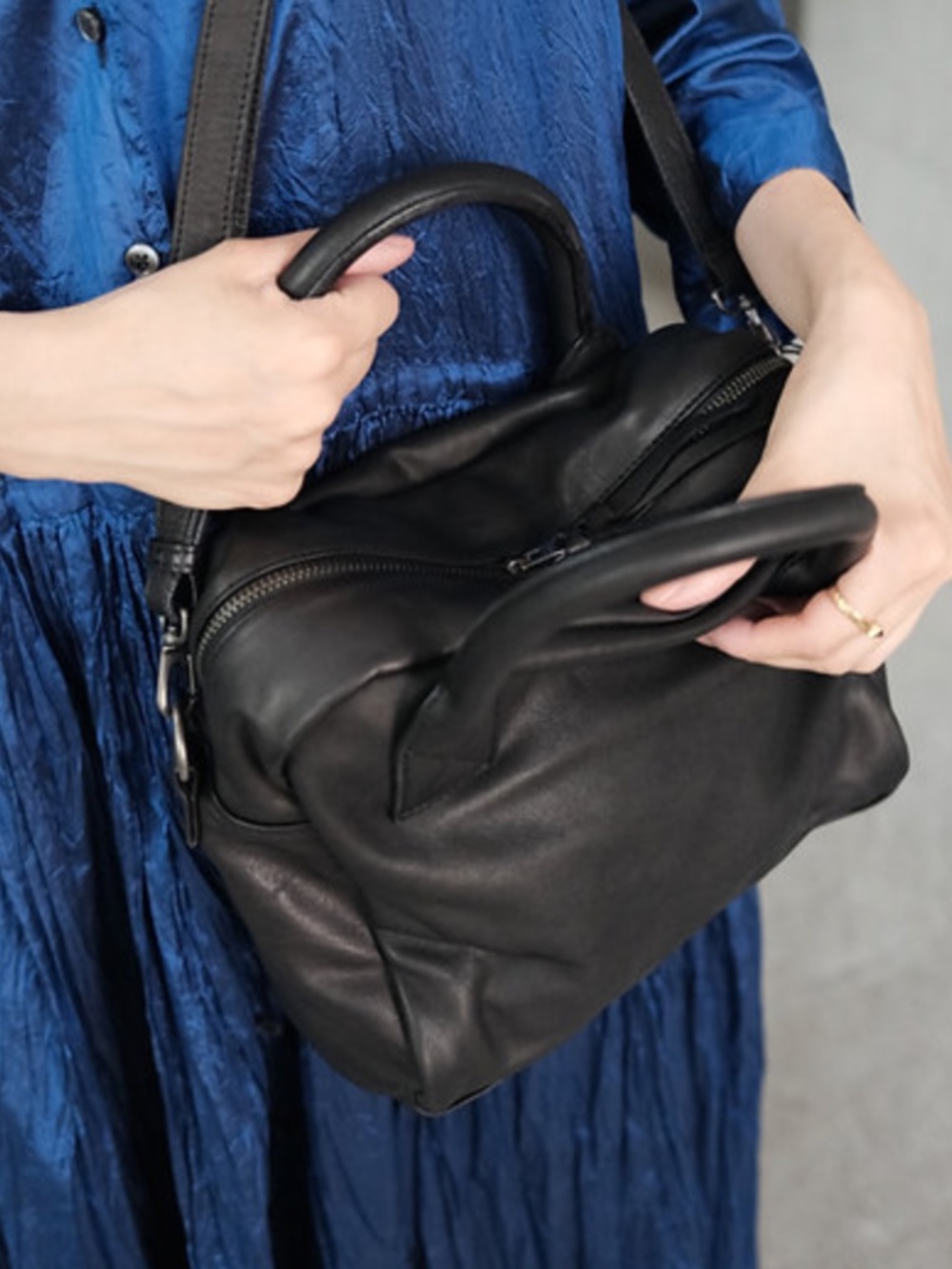 Christian Peau Handbag Black Leather Model 06-45601 CP S. NWT - Picture 4 of 5